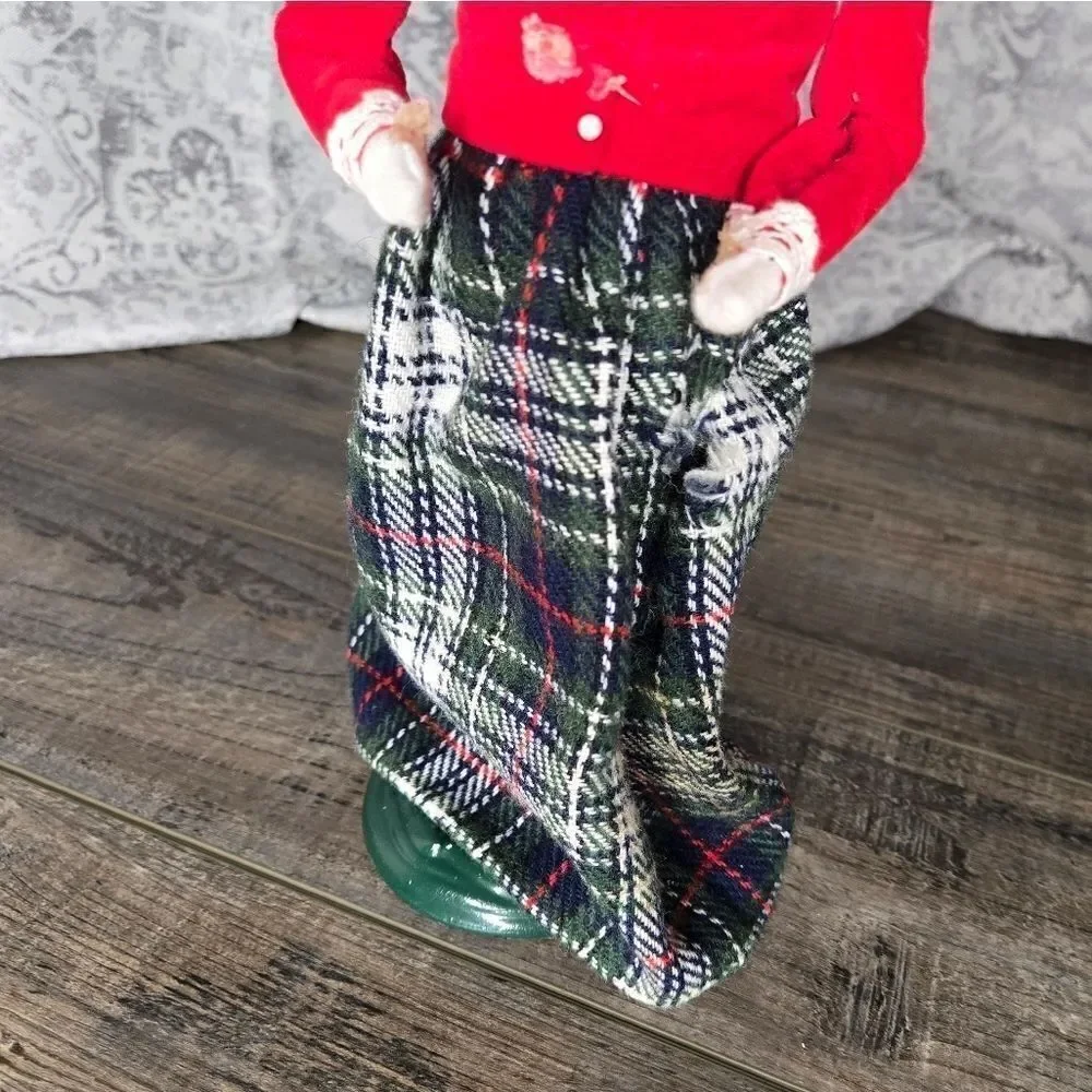 Byers Choice Ltd Crabtree & Evelyn  red sweater plaid skirt  fair condition 1997